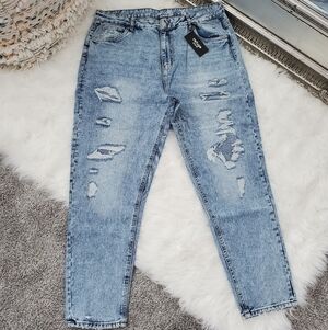 New! Refuge Denim Mom Relax High Rise Distressed Ripped Jeans. Size 15.